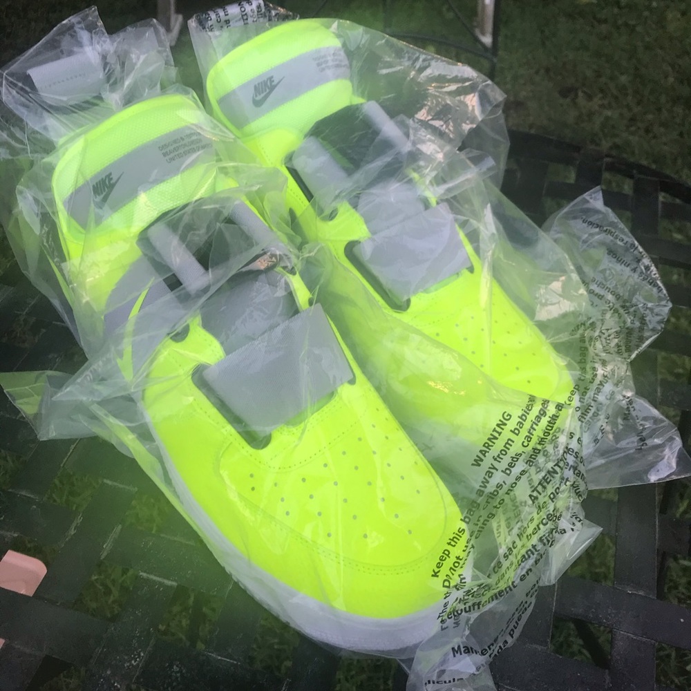 Nike Air Force 1 Utility Volt size 13 New